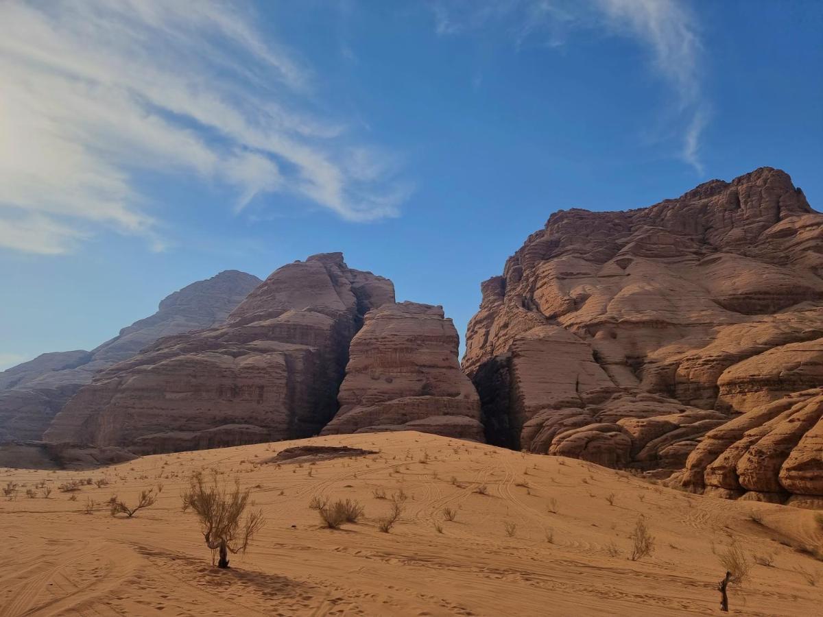 Hotel Desert Knights Camp Wadi Rum Esterno foto