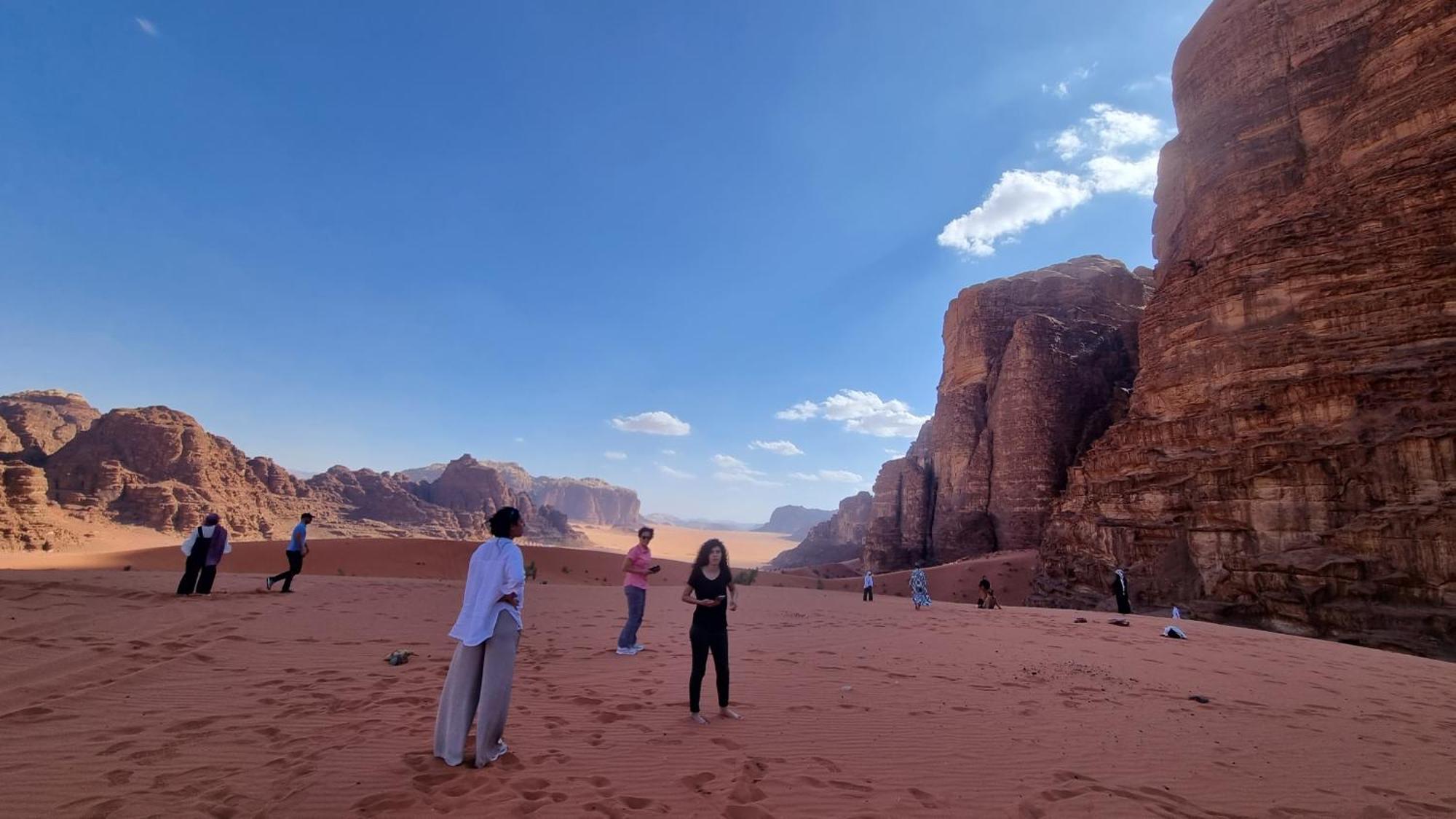 Hotel Desert Knights Camp Wadi Rum Esterno foto