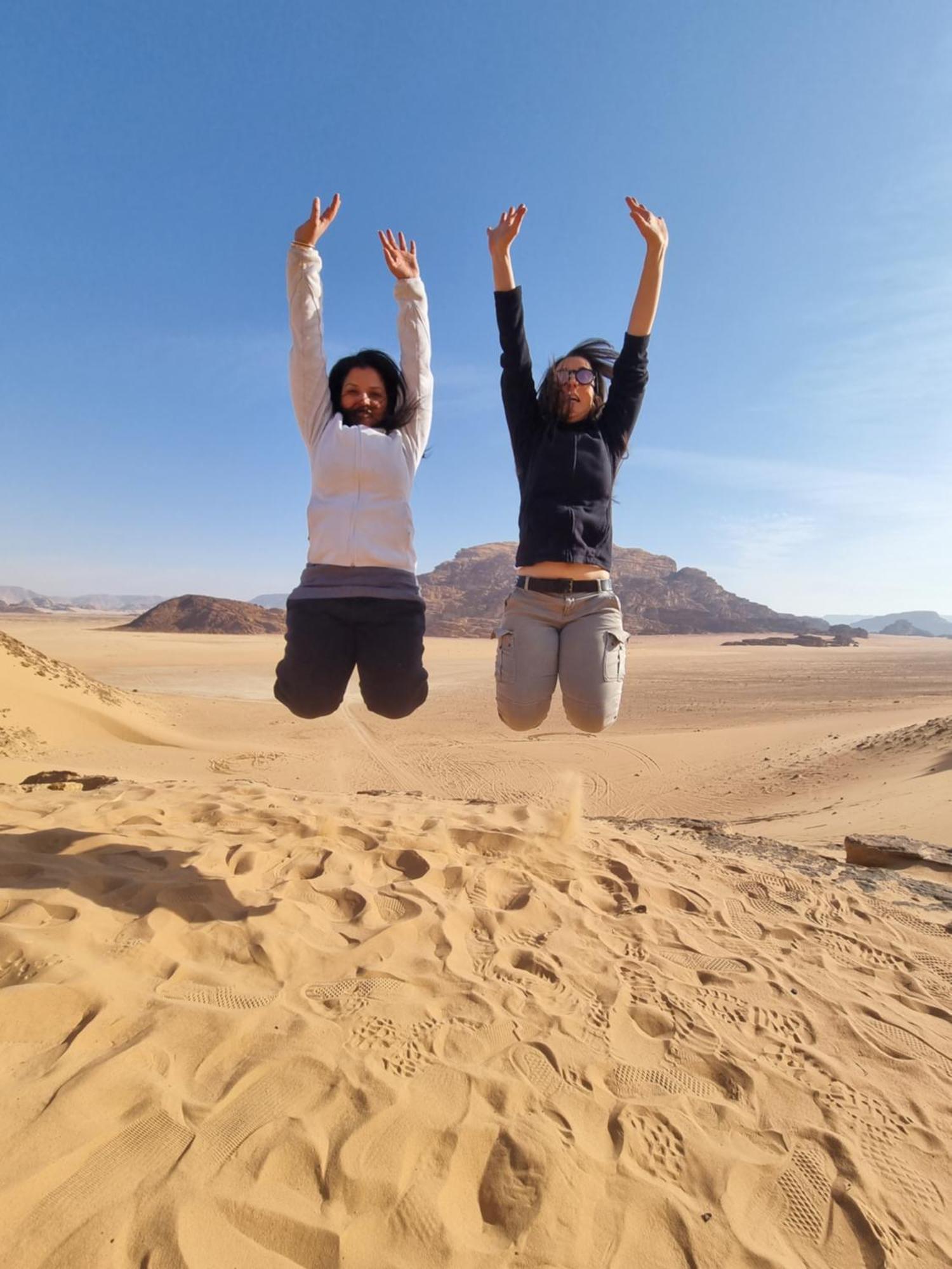 Hotel Desert Knights Camp Wadi Rum Esterno foto