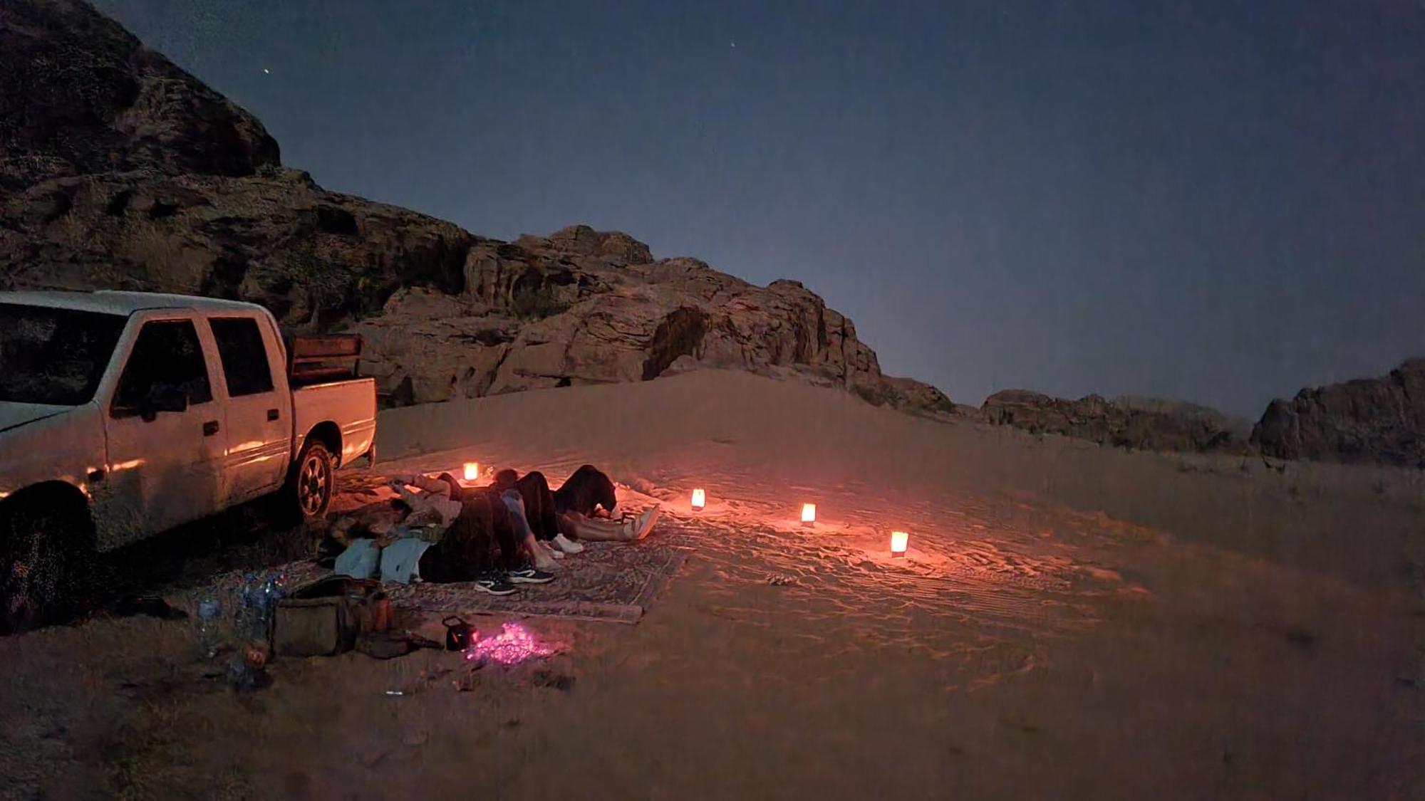 Hotel Desert Knights Camp Wadi Rum Esterno foto